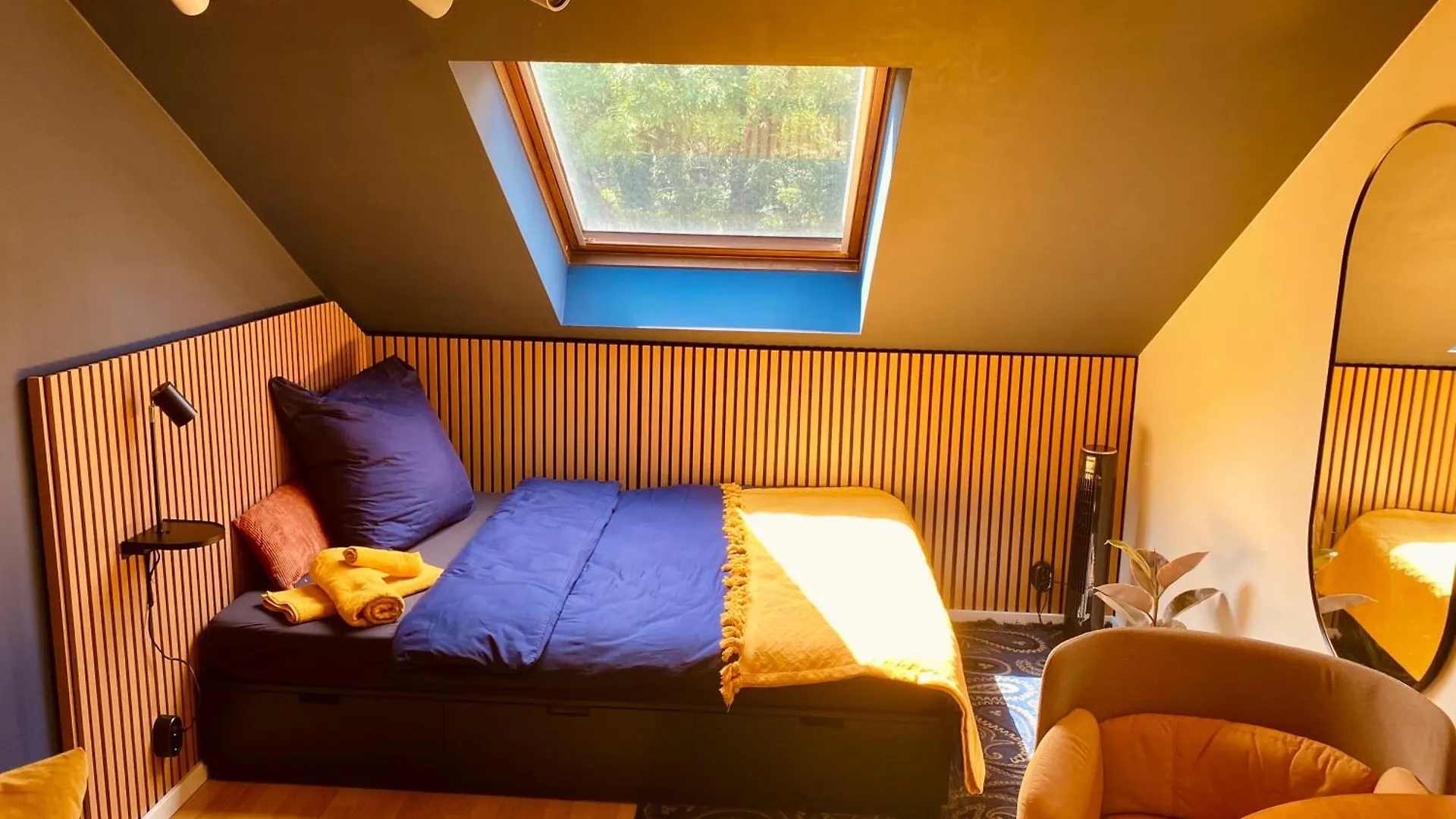 Homestay Modernes Ruhiges Zimmer Mit Ausblick Ins Gruene Munich